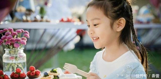 甜馨钢琴弹的怎么样