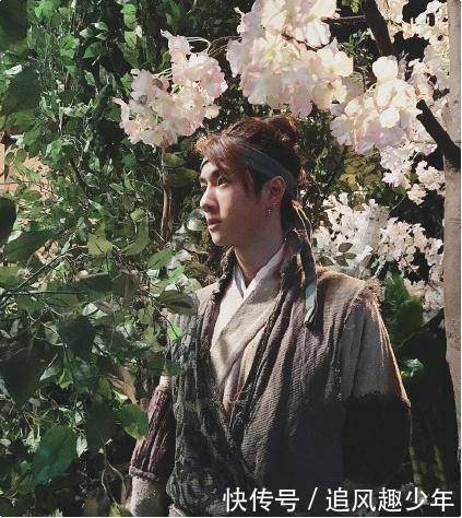 在朋友评论怎么发表情