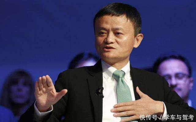 他是一名企业家