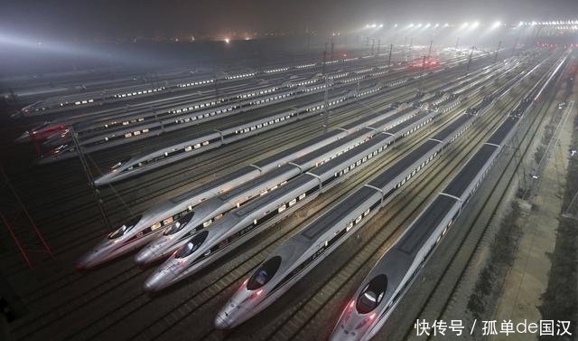 中国首艘航空母舰时间