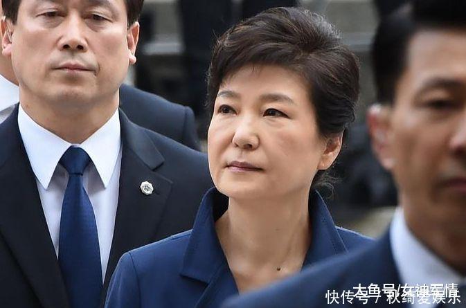 中央政治经济会议精神