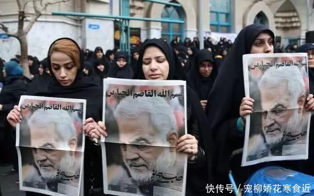 伊朗象征复仇的红色旗帜