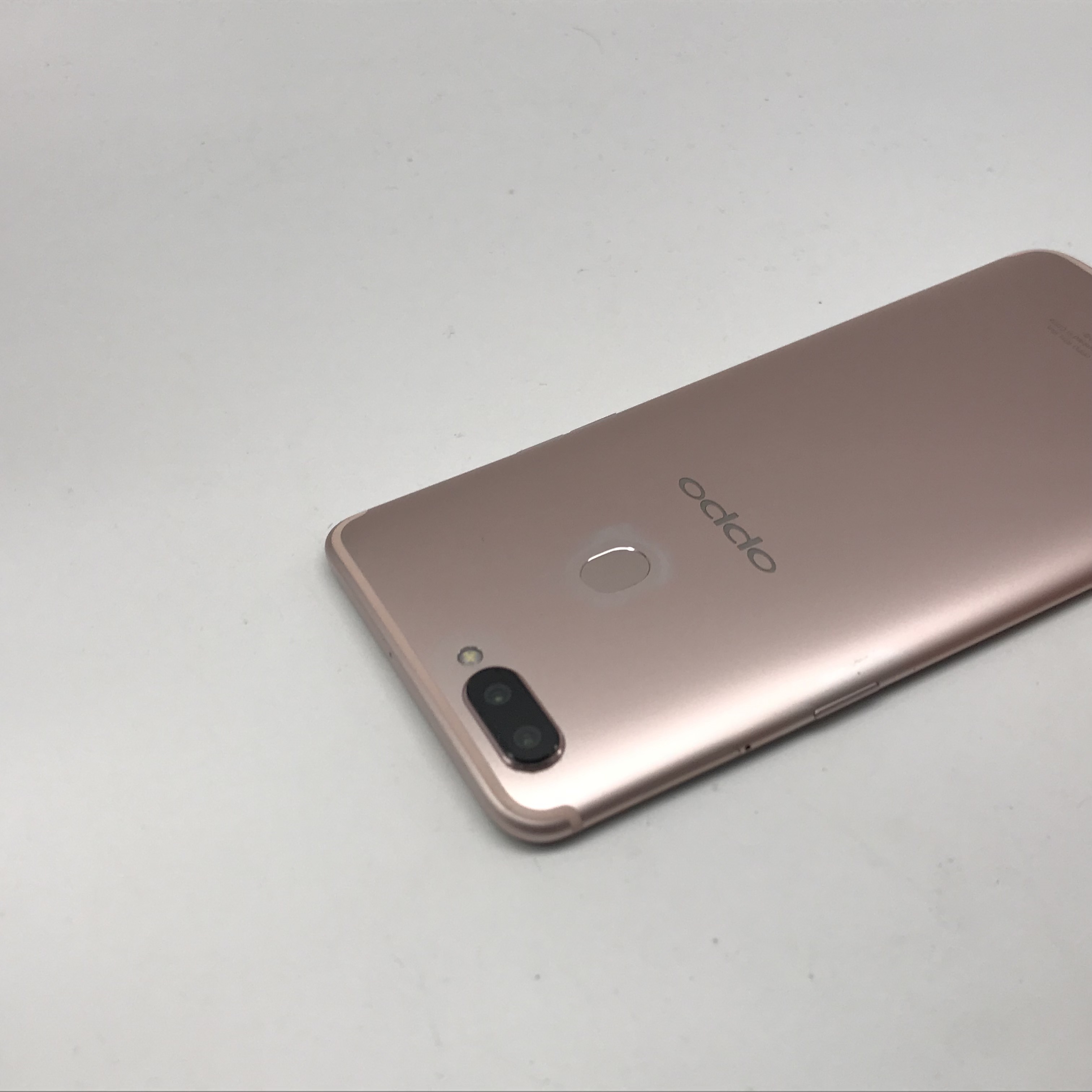 官方质检8成新及以下 全网通 金色 64g 国行 oppo r11s plus