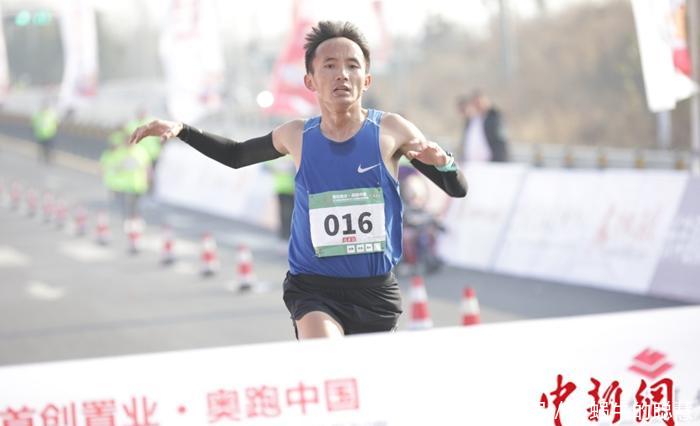 跳水奥运冠军王鑫