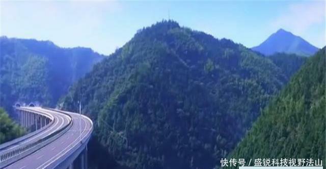 中国第一条高速是