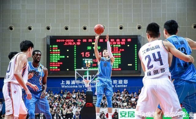 林书豪首钢什么位置